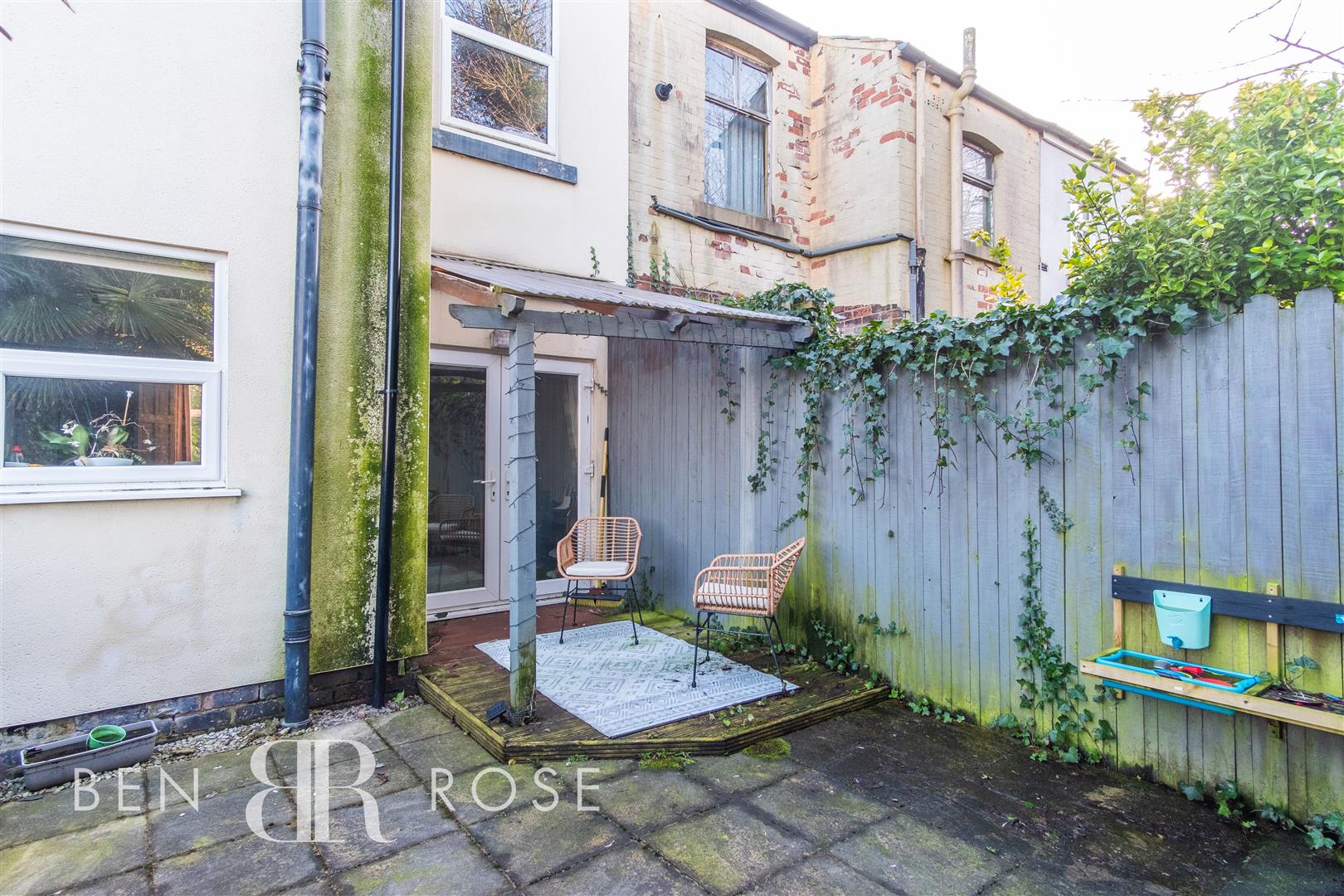 2 bed property in Leyland Road, Preston